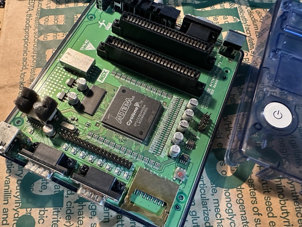 1ChipMSXのコンデンサ液漏れのためコンデンサを交換する